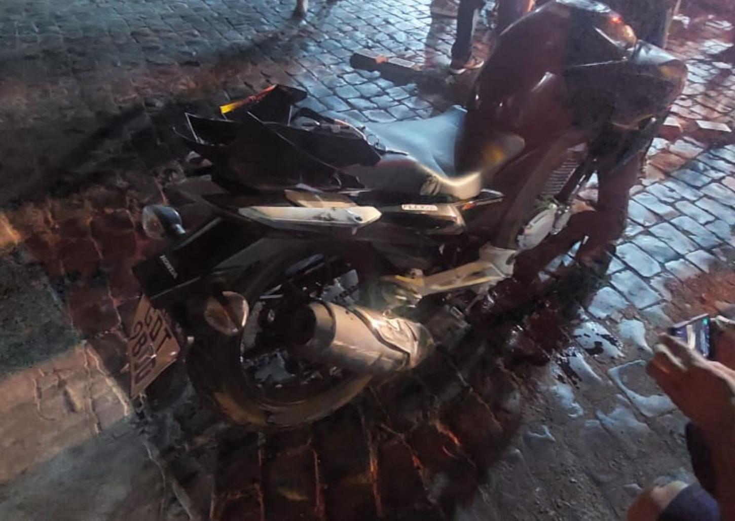 Acidente entre moto e ônibus da São José deixa homem ferido