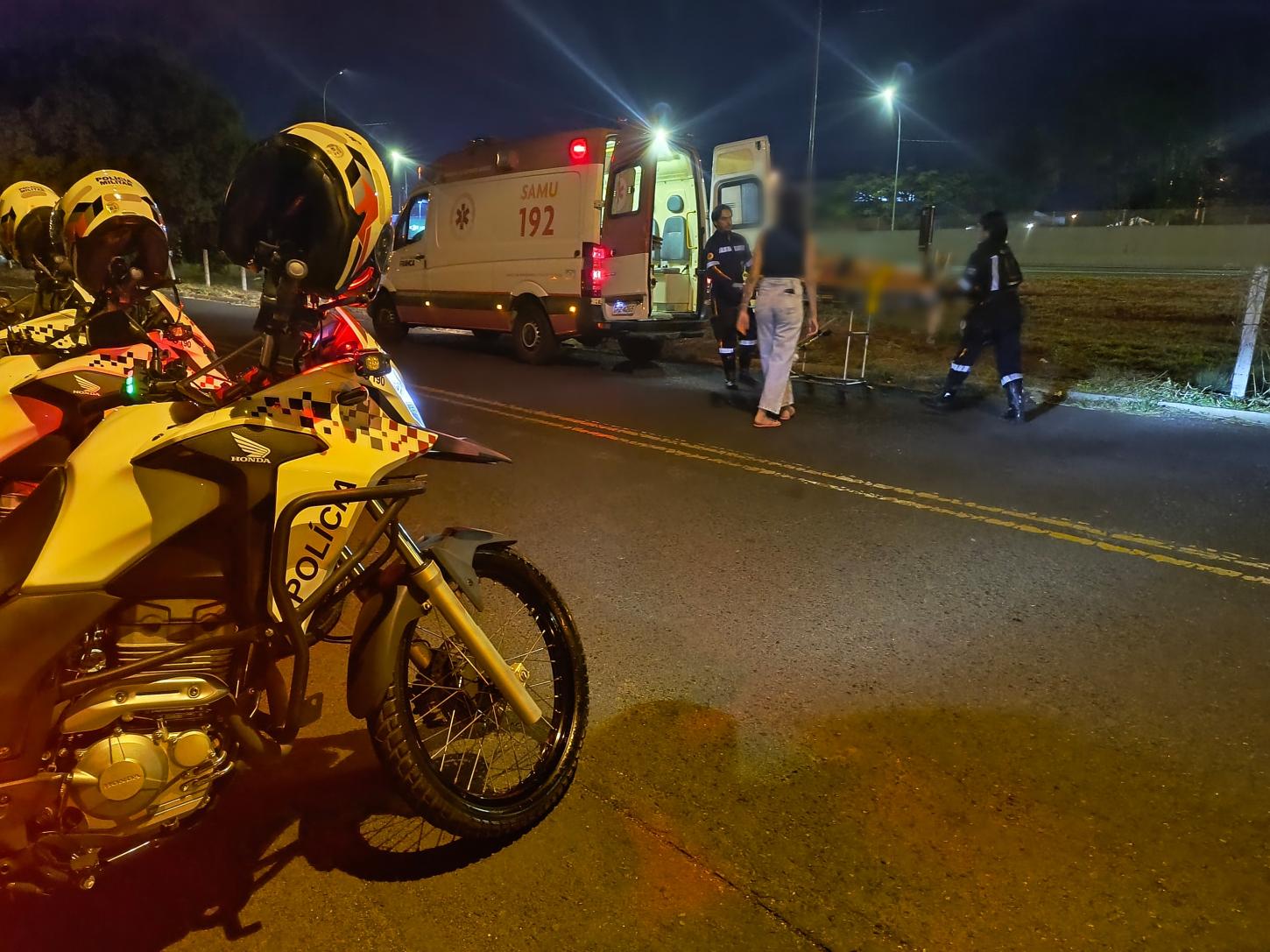 Colisão entre motos deixa homem ferido na avenida Martinho Ribeiro