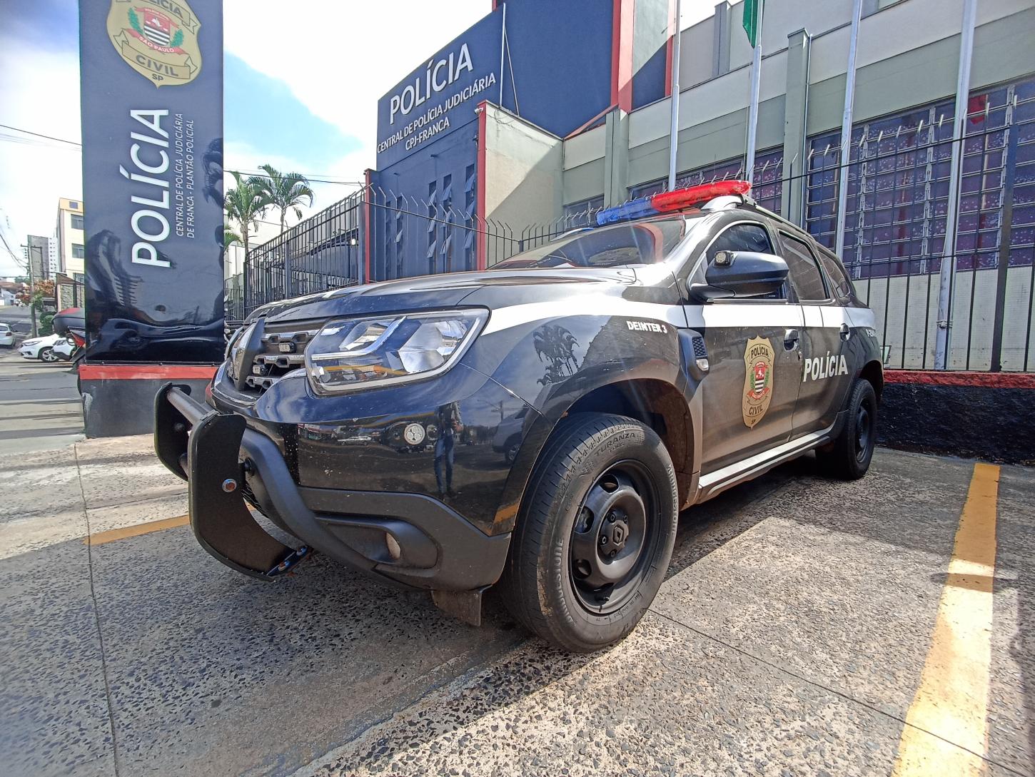 Homem é agredido e tem caminhonete roubada na Cândido Portinari