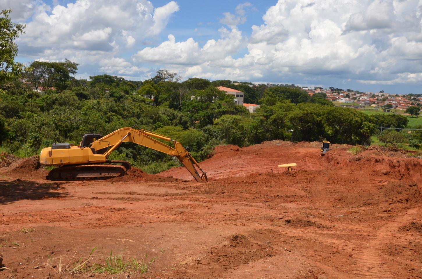 Prefeitura investe mais de meio milhão para conter voçoroca Aeroporto III