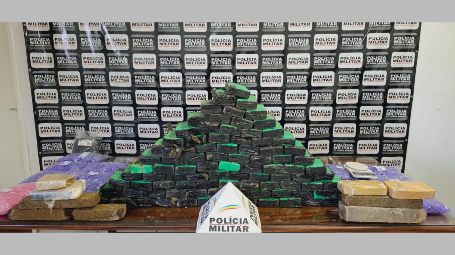 Polícia Militar localiza quase 100 tijolos de maconha