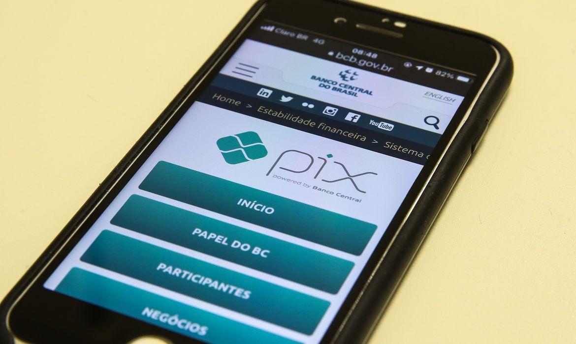 Governo alerta para golpes sobre falsa taxa de imposto do Pix