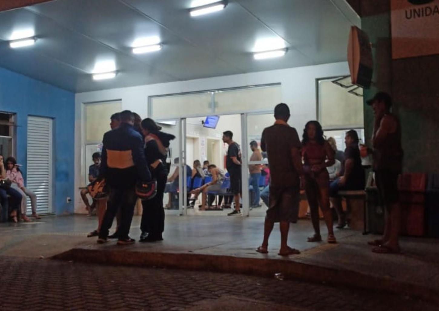 Demora no atendimento revolta pacientes na UPA do Anita