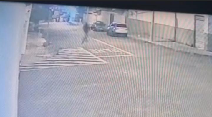 Bandido quebra vidro de carro e furta bolsa de mulher no Jardim Paulista