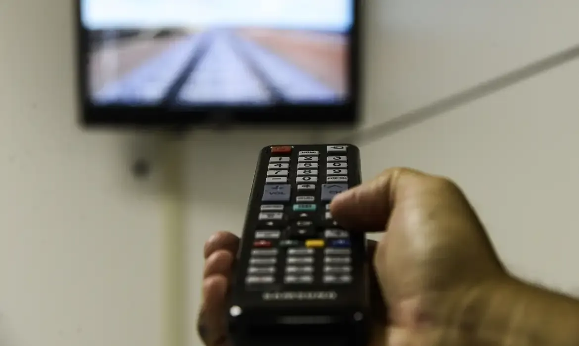 Governo deve anunciar implantação da TV 3.0 nos próximos dias