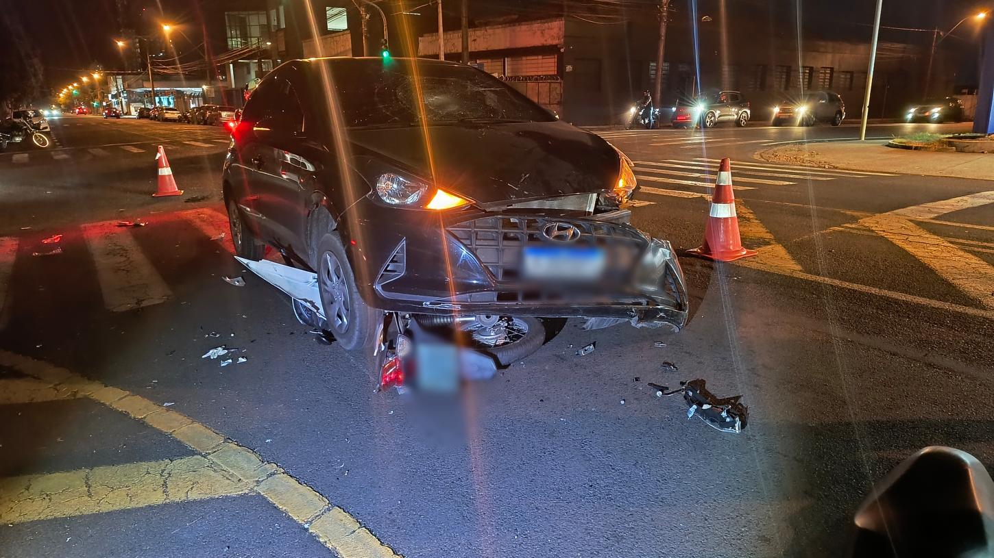 Mulher sofre ferimentos graves em acidente no bairro Estação