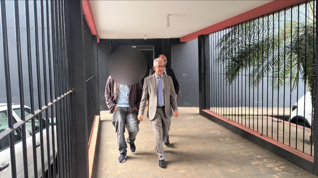 Dono de oficina que atirou em cliente presta depoimento e é liberado