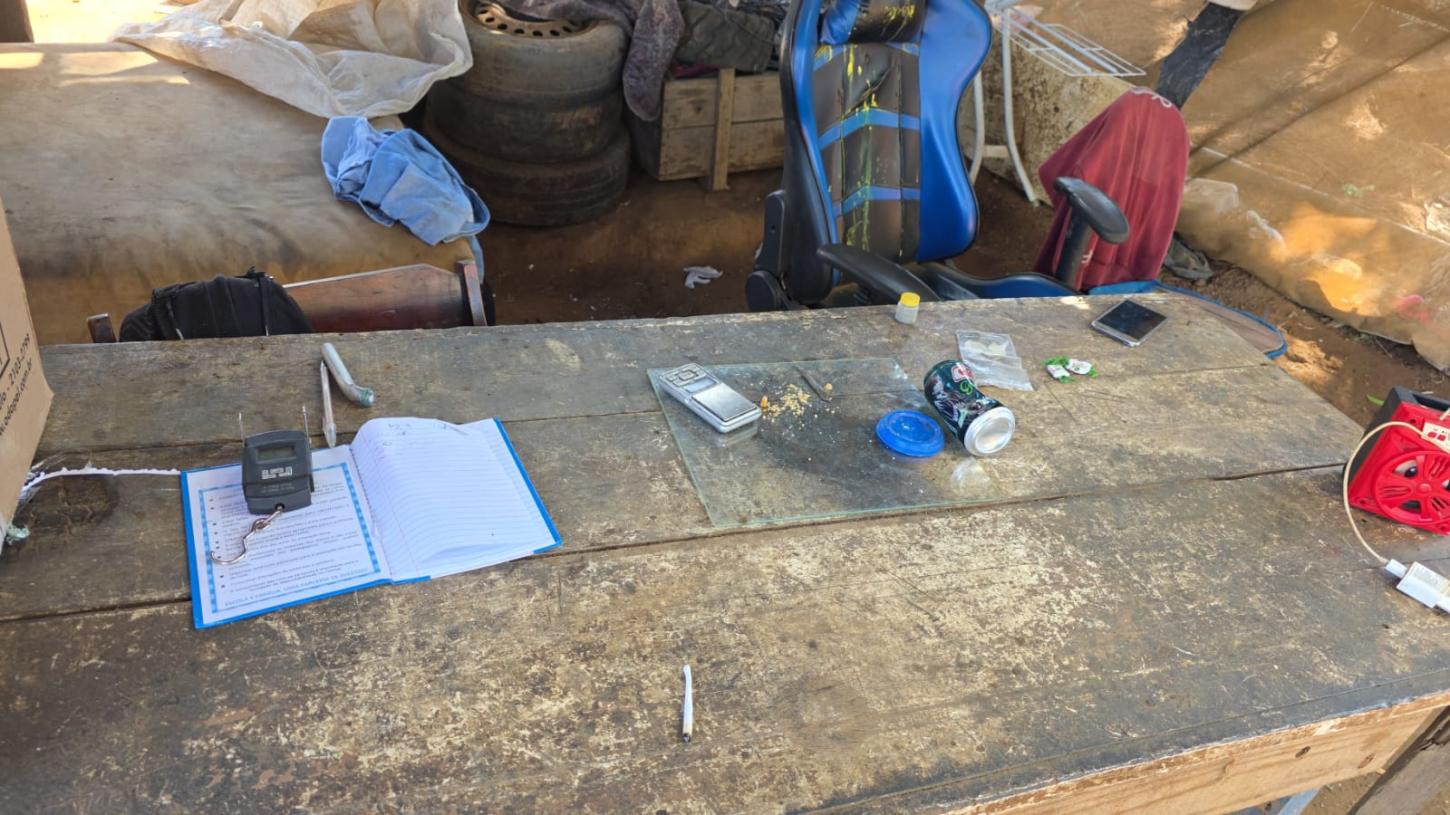 Dise prende três traficantes durante operação na favela da Vila 