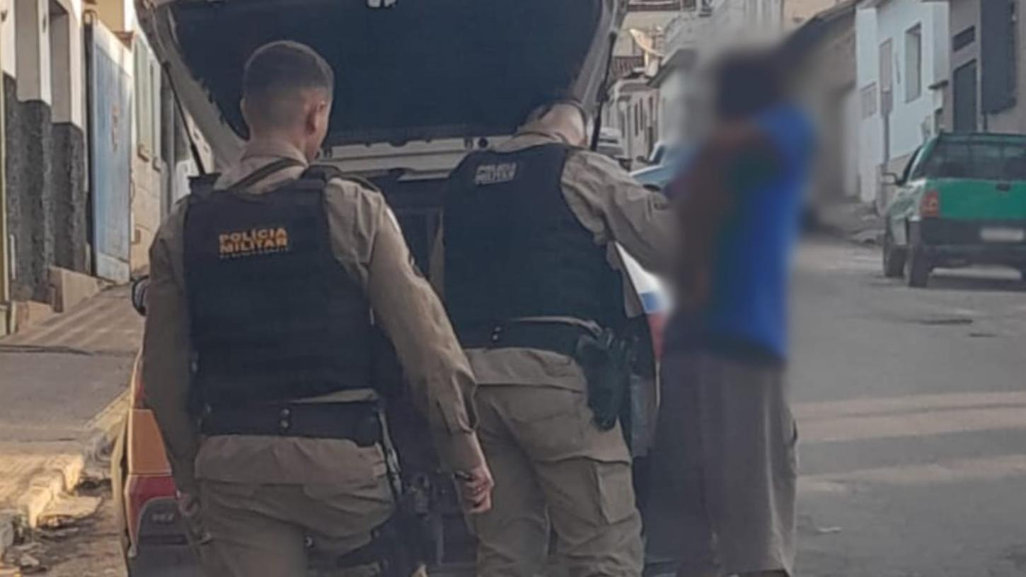 Homem furta encomenda, vende por R$10 e é preso pela PM em Cássia (MG)