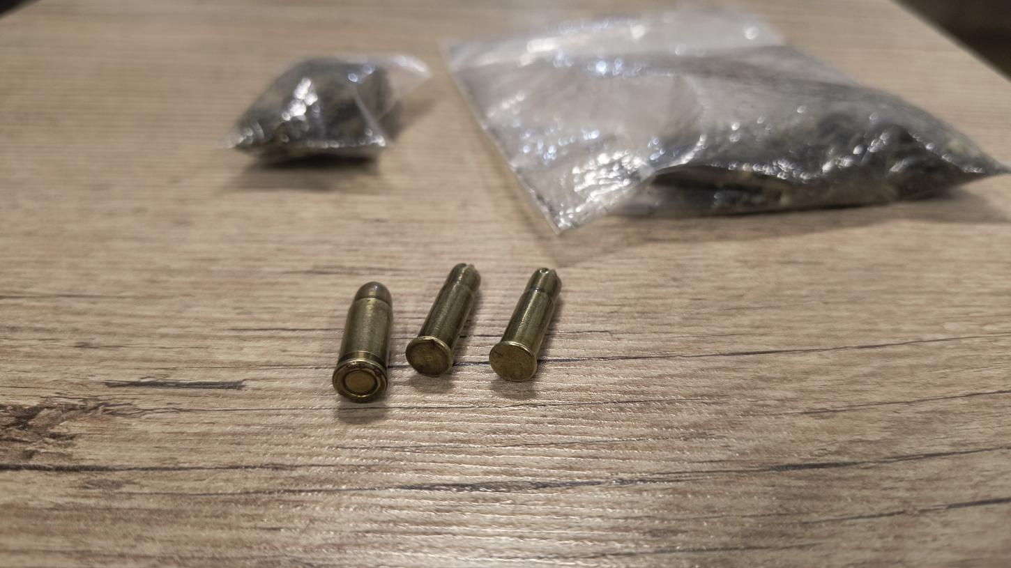 Homem é preso pela PM com munições e drogas na vila Santa Terezinha