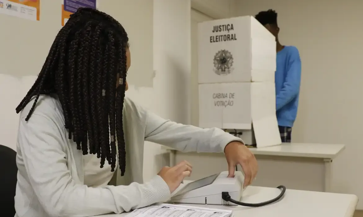 TRE-SP abre inscrições para mesários voluntários nas Eleições 2026