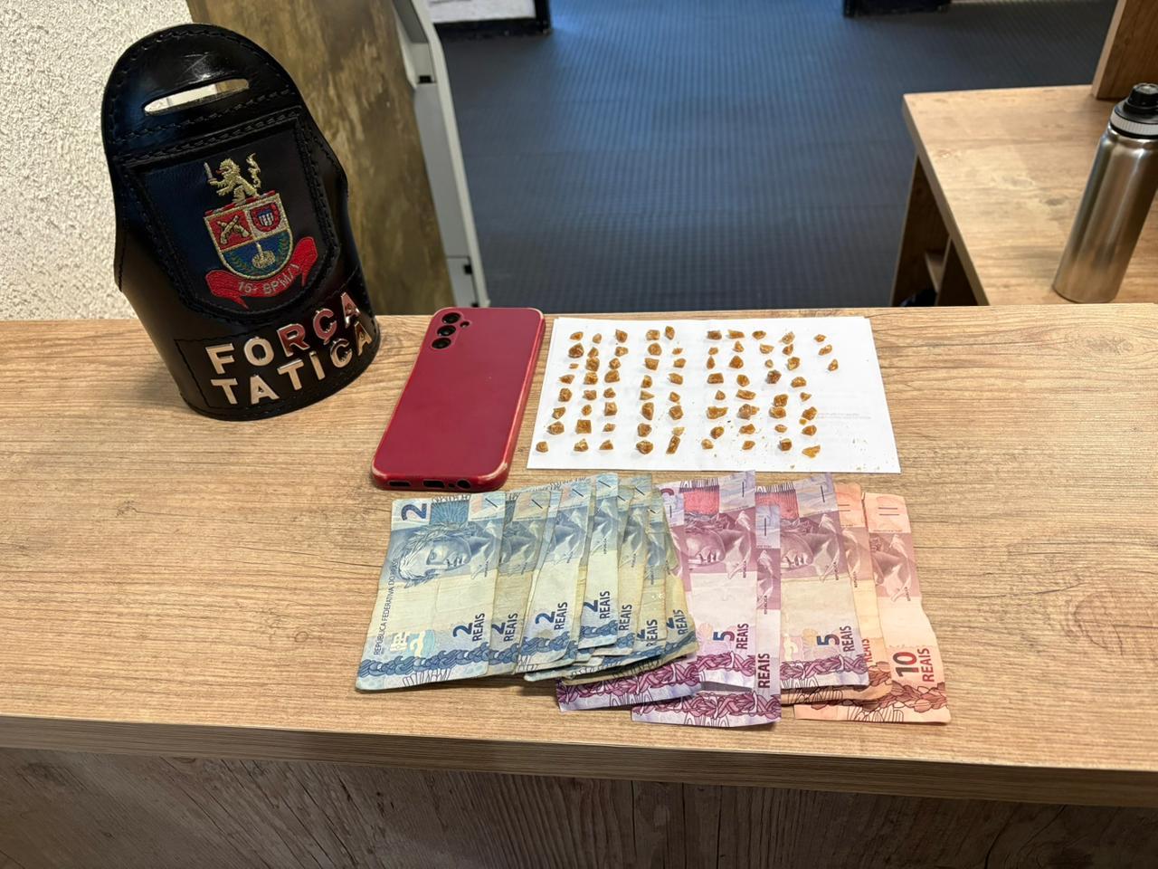 Força Tática prende traficante com 75 pedras de crack no Aeroporto