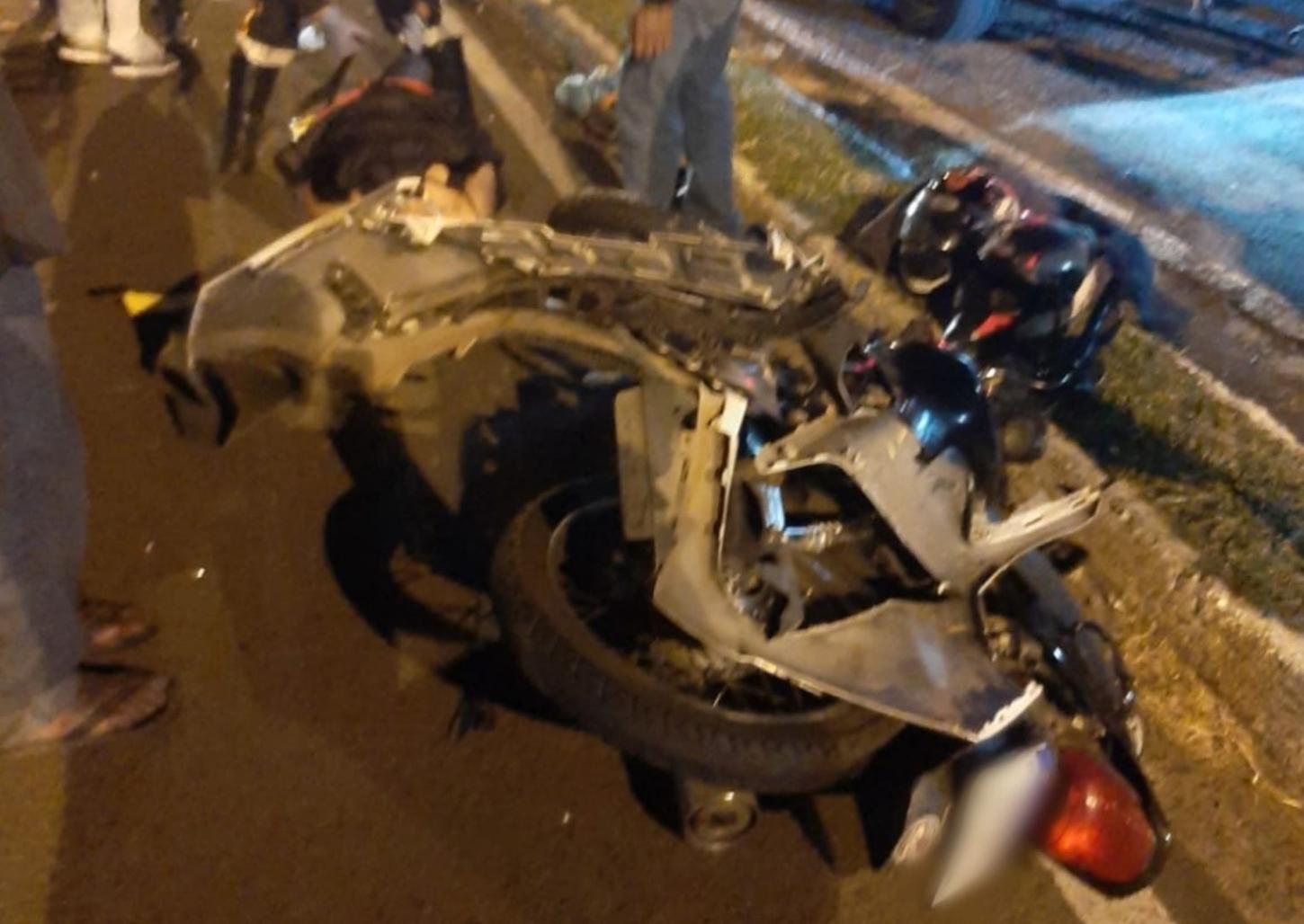 Acidente entre carro e moto deixa duas pessoas feridas no Jardim Integração 